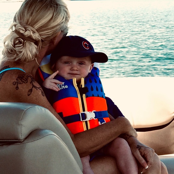 Meet your Posher, Chelle - Picture 2 of 2